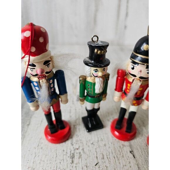 Vintage nutcracker ornament soldier set red green - Picture 3 of 11